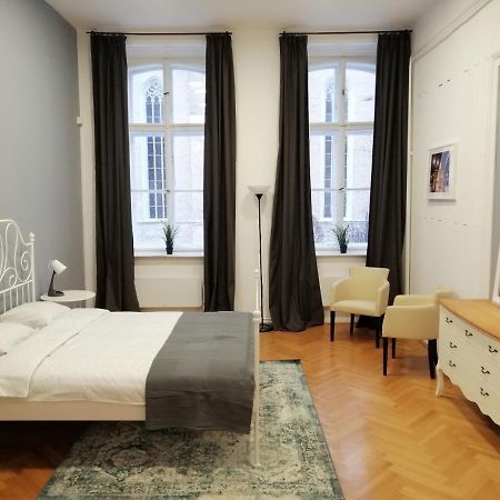 Filinhome Zmaj Jovina Suite Новий Сад Екстер'єр фото
