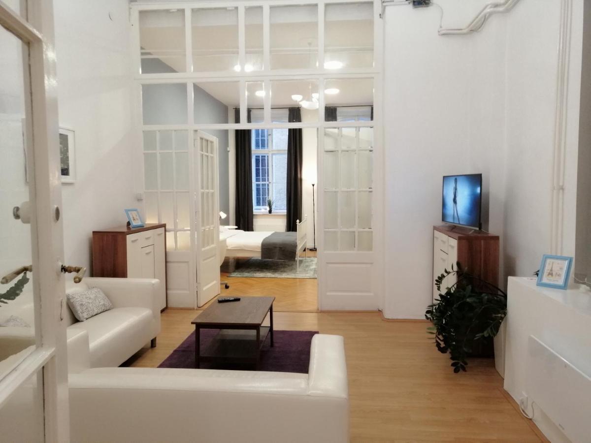 Filinhome Zmaj Jovina Suite Новий Сад Екстер'єр фото