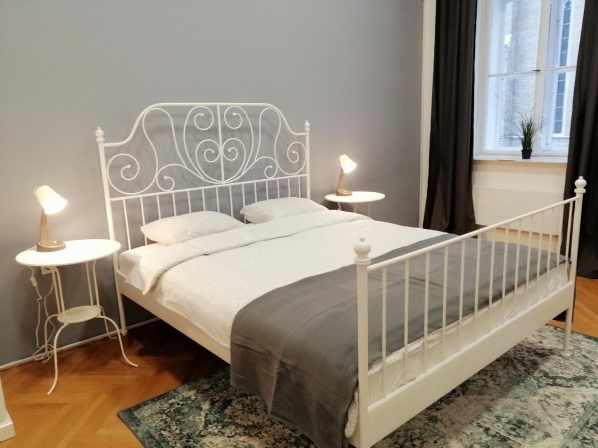 Filinhome Zmaj Jovina Suite Новий Сад Екстер'єр фото